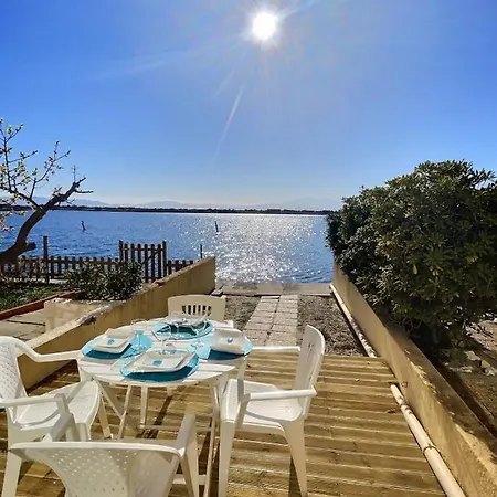 Les Pieds Dans L'eau