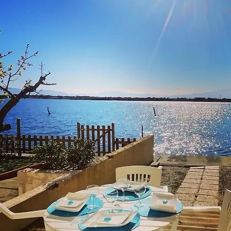 Les Pieds Dans L'eau